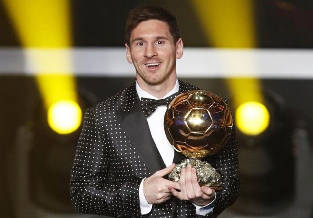 En España dan por hecho que Lionel Messi levantará su octavo Balón de Oro.