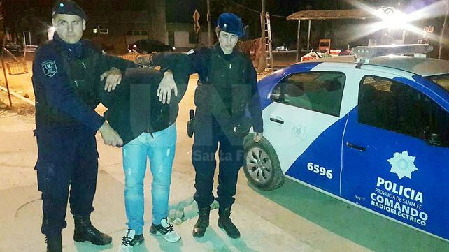 Cuatro policías le salvaron la vida a un vecino en barrio Nueva Pompeya