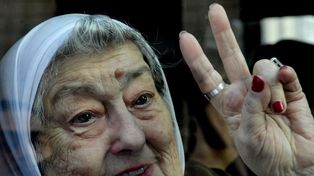 Hebe de Bonafini inició su lucha militante cuando desaparecieron dos de sus tres hijos en 1977.