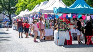 Los puestos en la plaza presentarán útiles escolares y hasta indumentaria.