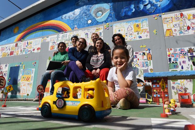 El patio del jardín. En el nuevo espacio lúdico intervinieron docentes