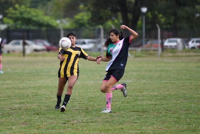 Las inferiores piden cancha. La categoría sub-14 en el femenino comienza la actividad en el predio del ex-Batallón 121.&nbsp; &nbsp; 
