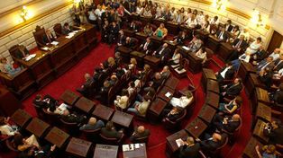 Legisladores proponen premiar a los contribuyentes cumplidores