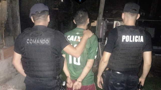 Milton E. detenido en Villa Gobernador Gálvez por el femicidio de Ayelén Demarco.