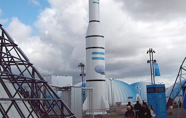 Avance. El Tronador II está impulsado por combustible líquido.