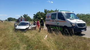 El siniestro vial ocurrió en el kilómetro 141 de la Ruta 12 Autovía, carril Buenos Aires - Entre Ríos. Un automovil chocó el guardarrail&nbsp; 