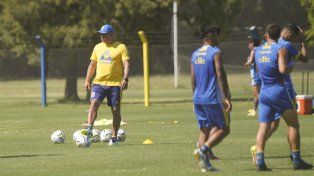 Jorge Almirón volverá a tomar contacto con los jugadores después de lo que fue la derrota de Central ante Estudiantes.