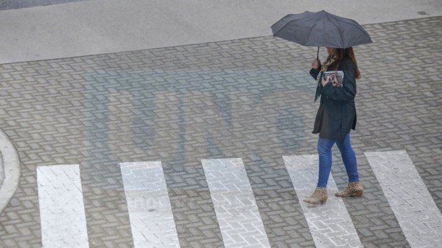 Jueves con probabilidad de chaparrones y tormentas aisladas en horas de la mañana y la tarde.