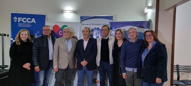 Representantes de distintos ayuntamientos de España, que llegaron a Rosario para el Foro.