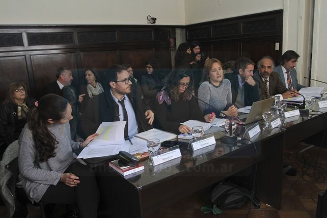 Los médicos estaban a cargo y deben saber qué pasó con los mellizos