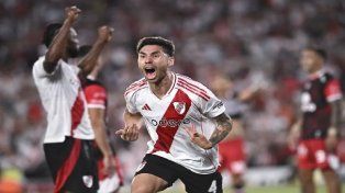 Montiel festejó su gol para la victoria de River en el Más Monumental.