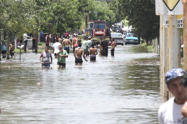 Incidentes y represión en Pergamino tras los reclamos de ayuda por las inundaciones