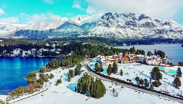Los viajeros siguen eligiendo Bariloche como destino principal para sus vacaciones de invierno.