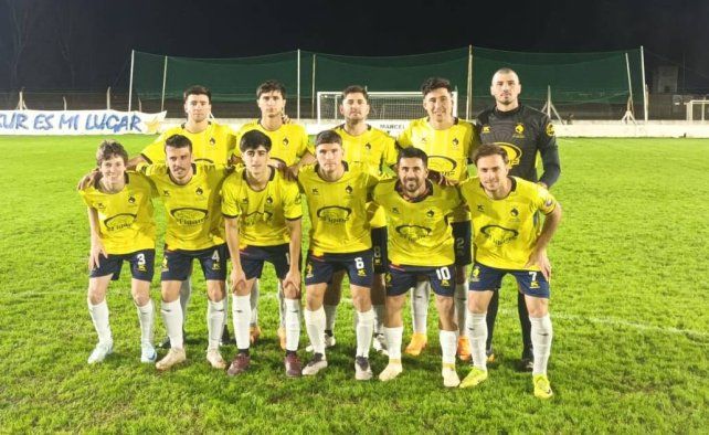 Náutico El Quillá festejó ante La Perla del Oeste en el predio Nery Pumpido.