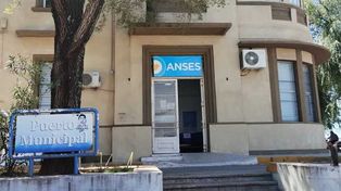 Motosierra en la región: Nación cerró la sede de Anses en Puerto San Martín