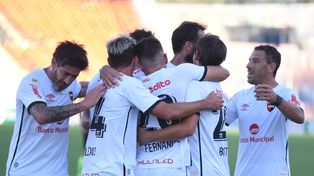 Newells goleó a Godoy Cruz en Mendoza en un partido en el que mostró contundencia