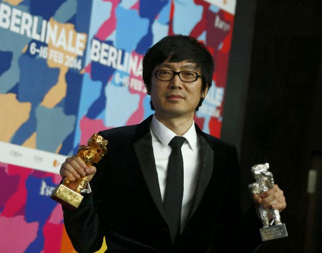 Logro. Yinan muestra los dos Osos que ganó su película