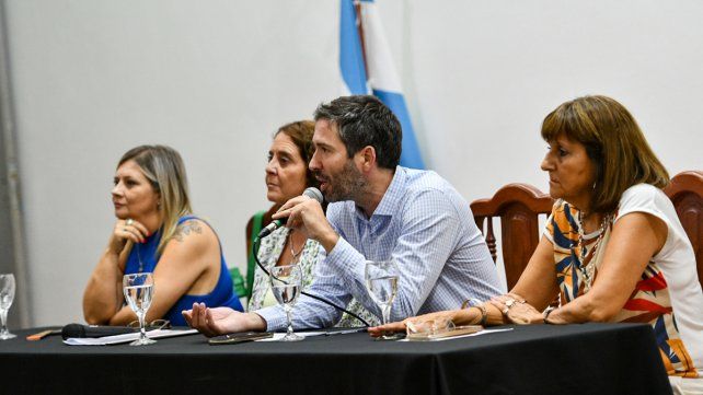 El Sistema de Alertas Tempranas (SAT) del CGE es una herramienta para anticipar abandono escolar. Inaubepro otorgará becas especiales a trayectorias en riesgo