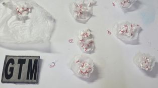 Cayó un joven de 18 años en un playón municipal con casi cien dosis de cocaína