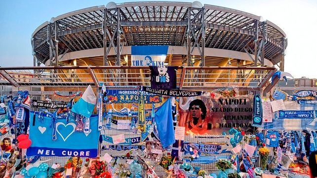 El estadio de Napoli ya se llama Diego Armando Maradona