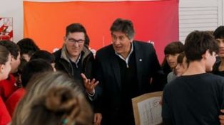El intendente de Funes, Roly Santacrocce, junto al ministro de Educación, José Goity.