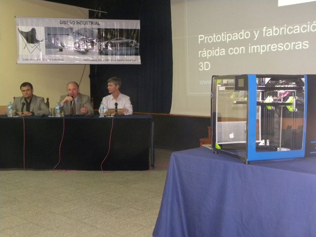 Alumnos de Diseño Industrial desarrollaron una impresora 3D