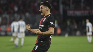Buen inicio de torneo para Newells: le ganó a Talleres con gol de Cóccaro, de penal