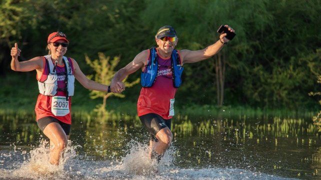 Villa Urquiza se prepara para el trail al atardecer.