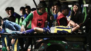 Gaspar Duarte se lesionó solo, en la rodilla derecha, y temen que pueda ser grave