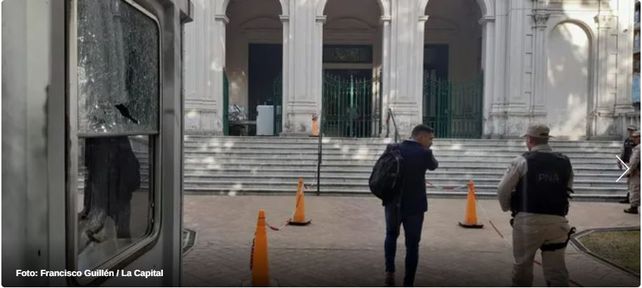 Balearon una garita de seguridad de los Tribunales Federales de Rosario