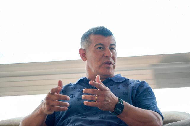 “Llegamos bastante bien al clásico. Por suerte lo ganamos y eso es una buena base para todos”, aseguró Almirón.