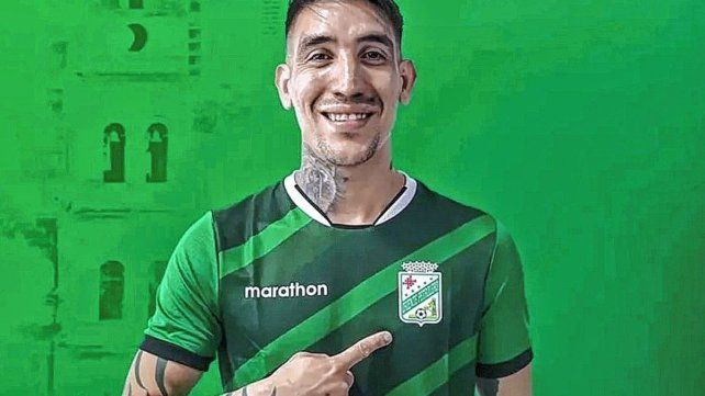 Oriente Petrolero oficializó la llegada de Ricardo Centurión