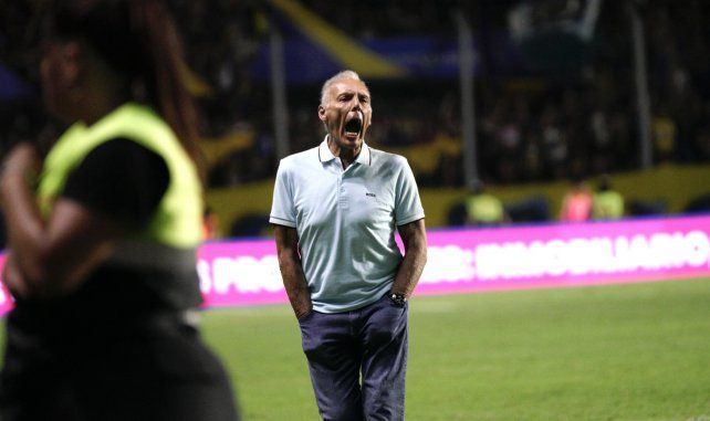 Miguel Angel Russo optó por mover piezas para el partido en Avellaneda.