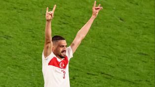 El jugador turco Merih Demiral celebra su segundo gol ante Austria realizando un saludo ultranacionalista que generó consecuencias.