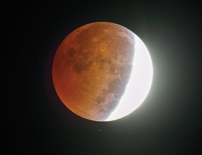 Cómo se verá en Santa Fe el eclipse total de Luna