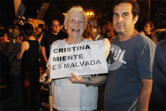 Convocan en las redes sociales para el 18A