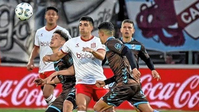Platense y Estudiantes de La Plata van por la gloria en el Trofeo de Campeones