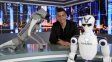 Edilizia ya utiliza robots como Roju, perro robot para mediciones, y Edinano, bípedo para movimiento de materiales.