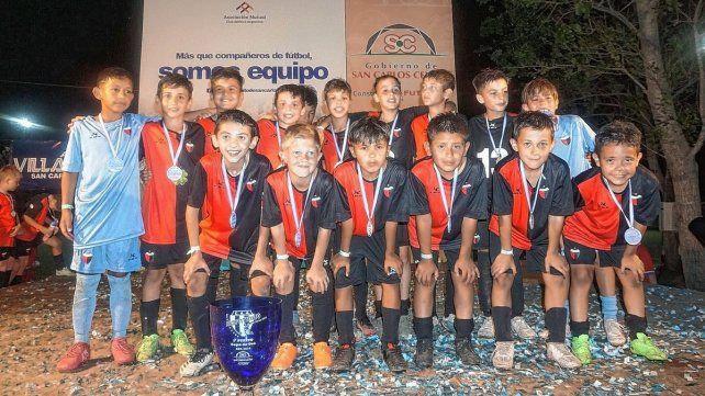 Colón de Santa Fe se consagró campeón de la copa de Oro en categoría 2014.