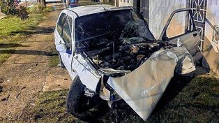 Paraná: joven murió tras estrellar su auto contra un árbol