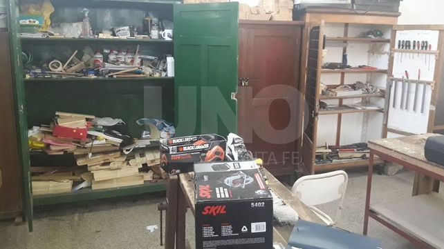 Robaron en la escuela técnica que está frente a la Jefatura de Policía