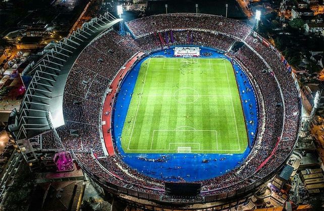 Asunción sigue palpitando la final de la Sudamericana y cautiva a Colón