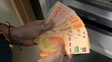 Cada vez más gremios tiene una base de un millón de pesos en el inicio de su escala de salarios.