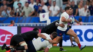 Francia abrió su Mundial con un gran golpe sobre All Blacks