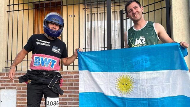 ulián Odiard corrió disfrazado de Franco Colapinto en la Maratón de Reyes y el piloto le respondió una historia de Instagram.&nbsp;