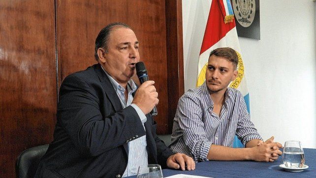 El intendente Juan Pablo Poletti en conferencia de prensa. El intendente Juan Pablo Poletti en conferencia de prensa.
