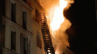 Se incendió un edificio en París y hubo diez víctimas fatales