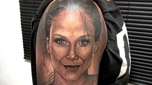 El impactante tatuaje del padre de Barbie Vélez con la cara de su hija