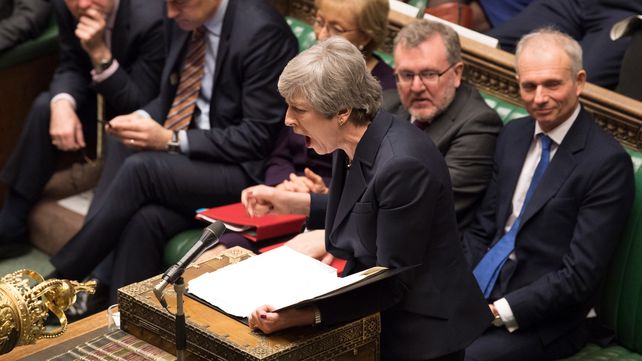 Theresa May prometió renunciar si el Parlamento aprueba su acuerdo del Brexit