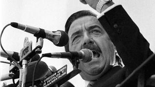 Raúl Alfonsin en uno de sus discursos